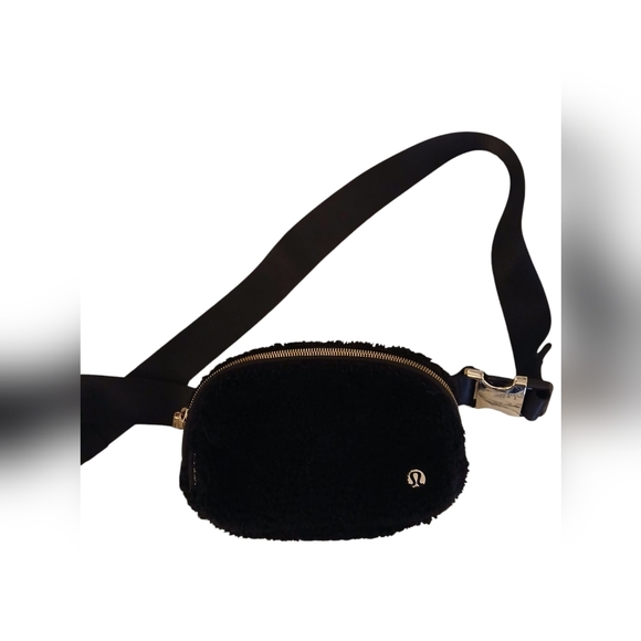 Lululemon Black Fleece Gold Festival Concert Crossbody Fanny Pack Bag Purse GUC - Picture 2 of 14